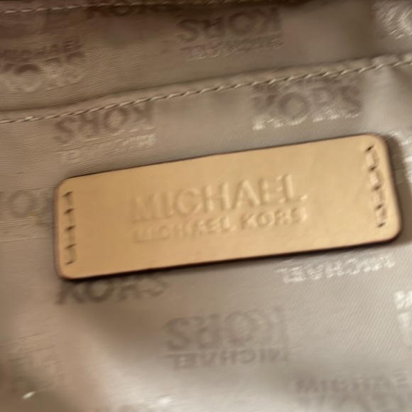 Michael Kors Green Medium Leather Tote - Picture 13 of 16